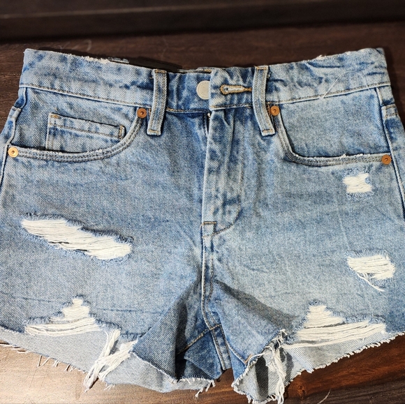 Blank NYC Vintage High Rise Cut Off Shorts - Picture 6 of 9